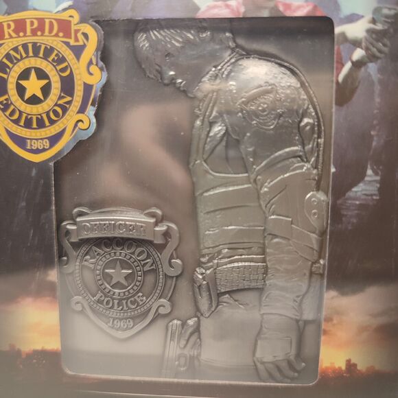 Resident Evil 2 Leon Kennedy Metal Card Ingot Limited Edition Official Figure - Picture 2 of 5